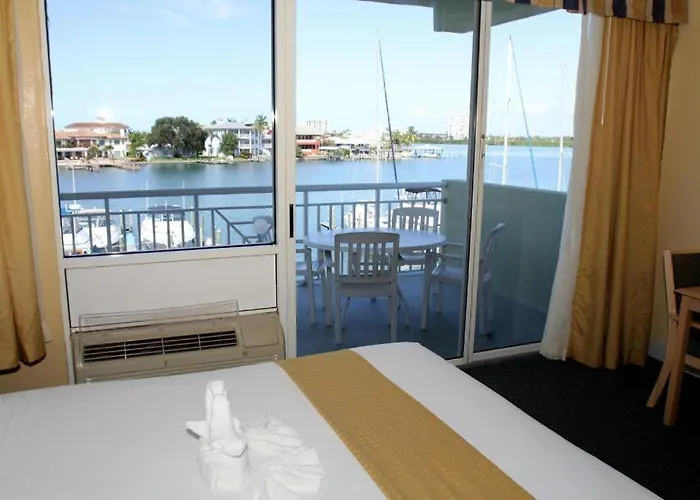 Chart House And Marina Motel