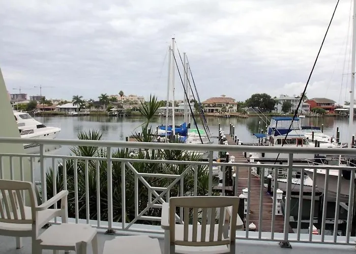 Chart House And Marina 3*