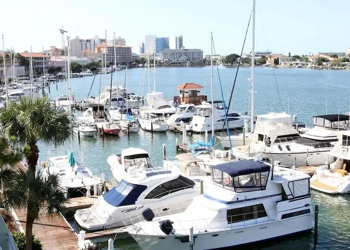 Chart House And Marina Motel