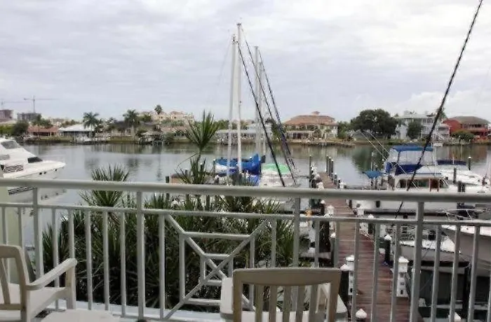 Chart House And Marina 3*